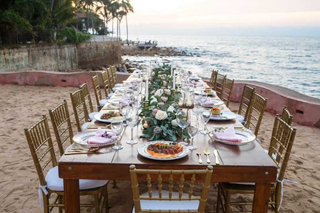 family-dining-on-beach