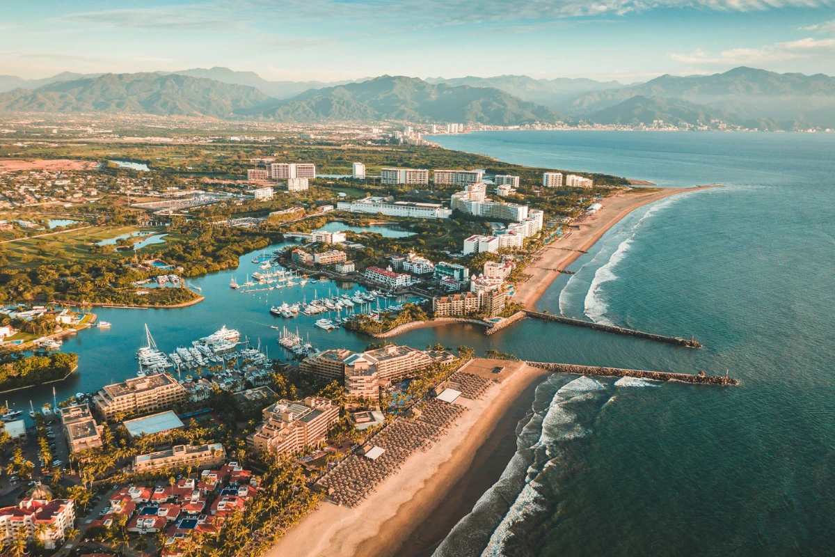 Marina Vallarta Guide Things to Do & Travel Tips lamansionvallarta.com
