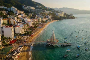 Puerto Vallarta All-Inclusive vs. Non-All-Inclusive Guide lamansionvallarta.com