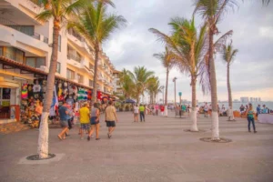 Puerto Vallarta Walking Guide Best Neighborhoods lamansionvallarta.com